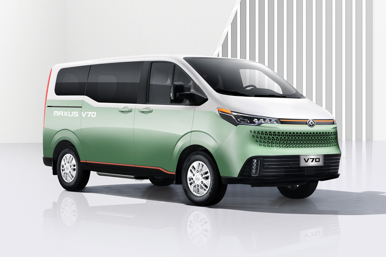 上汽大通MAXUS V70全球首秀亮相，将于2023年初正式上市