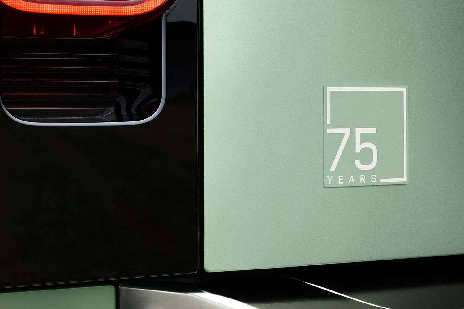 路虎·卫士75周年传奇版89.80万元起 卫士130开启预售