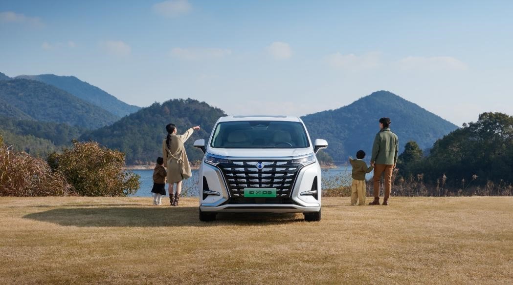 新能源MPV销冠升级上市 2024款腾势D9售价33.98万元起